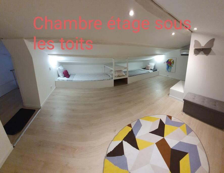 L'escala Centre Apartment *